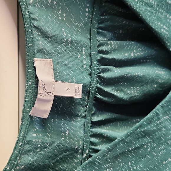 EUC Joie Green Print Silk V Neck Popover Blouse - Picture 2 of 6